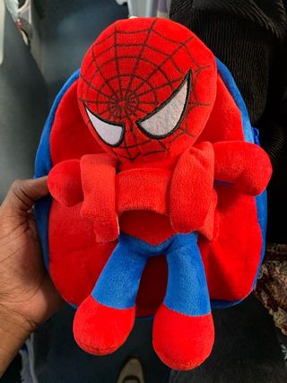 Original pequeña mochila peluche de Spiderman.