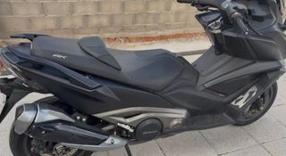 Kymco AK-550