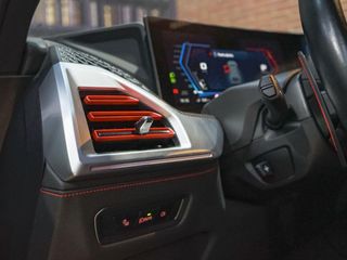 BMW XM XM 550 kW (748 CV) Label Red