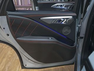 BMW XM XM 550 kW (748 CV) Label Red