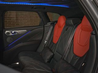 BMW XM XM 550 kW (748 CV) Label Red