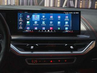 BMW XM XM 550 kW (748 CV) Label Red