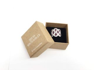 anillo oro 18k con piedra con rubi