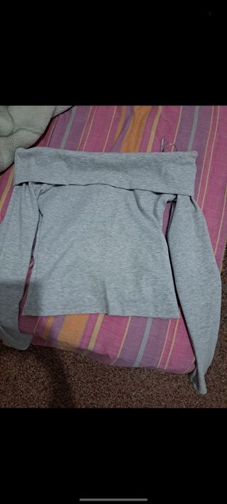 Camiseta gris manga larga