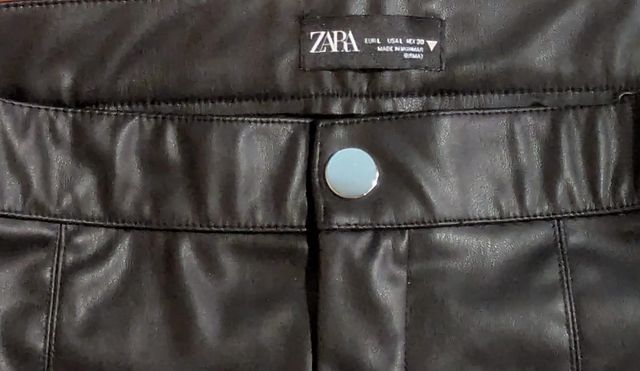 Pantaloni ZARA Effetto Pelle Nero