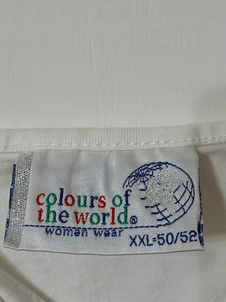 Canotta bianca con fiori