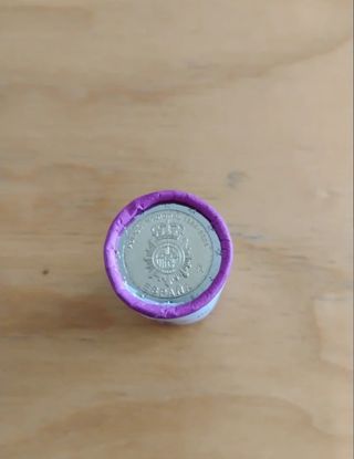 Cartucho de 25 monedas de 2 euros.