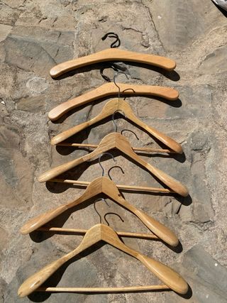 Perchas de madera para ropa