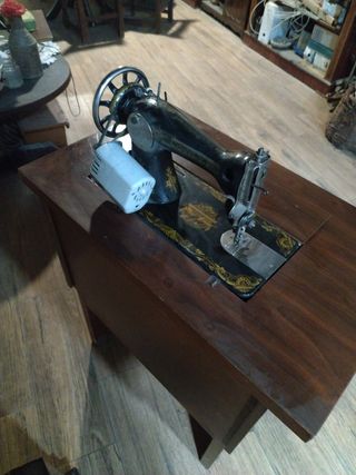 Máquina de coser Singer antigua