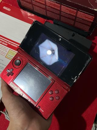 Nintendo 3DS Rossa con scatola
