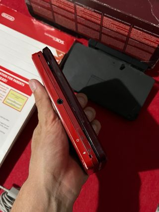 Nintendo 3DS Rossa con scatola