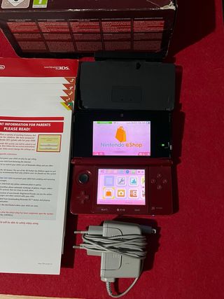 Nintendo 3DS Rossa con scatola