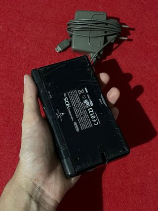 Nintendo DS Nera con caricabatterie