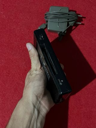 Nintendo DS Nera con caricabatterie