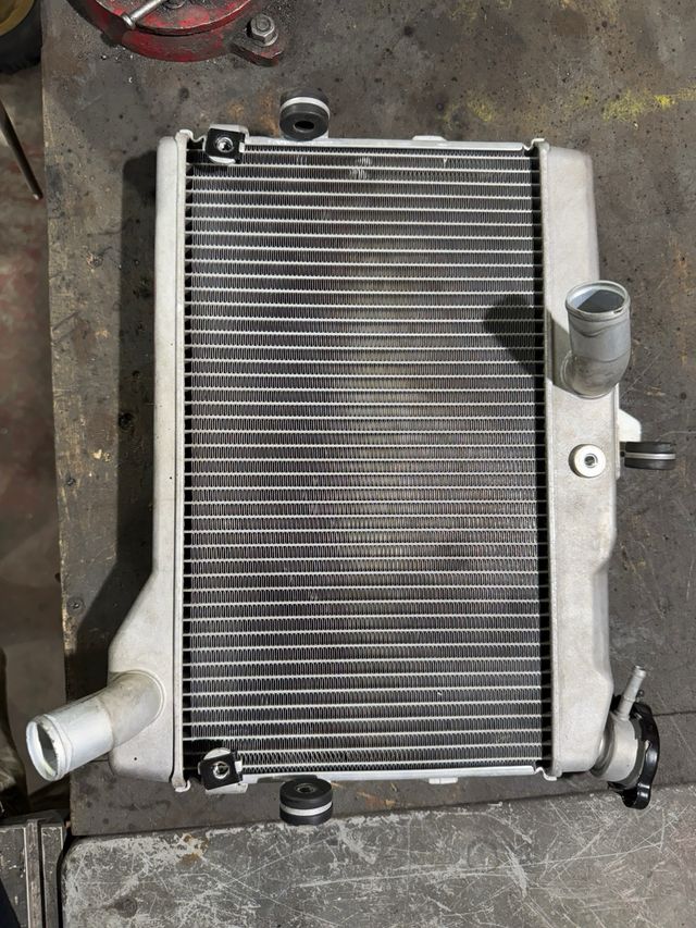 Radiador y ventilador Yamaha Tenere 700 / MT07