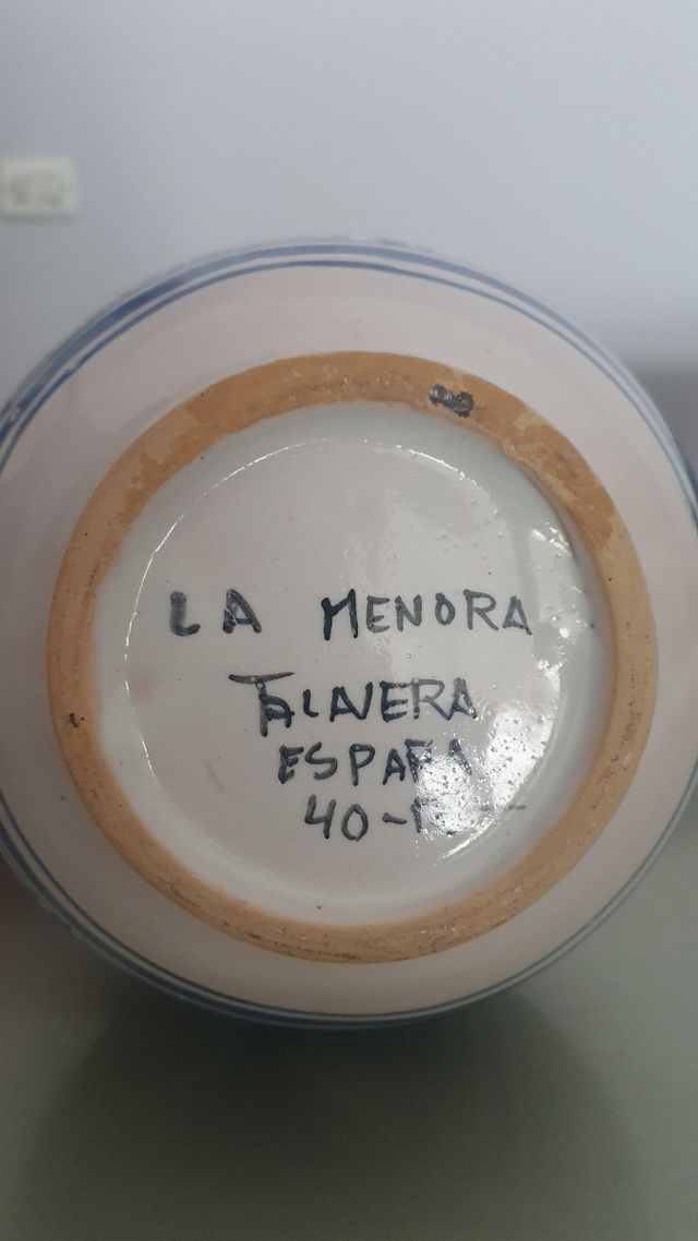 Jarrón de Cerámica Talavera Azul y Blanco