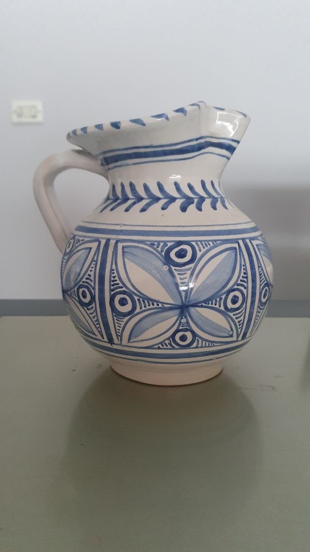 Jarrón de Cerámica Talavera Azul y Blanco