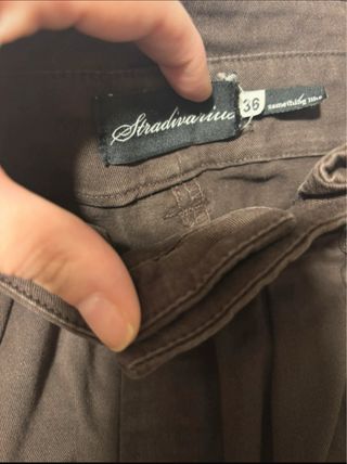 Pantalón marrón Stradivarius