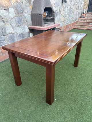 Mesa de salón ampliable de madera