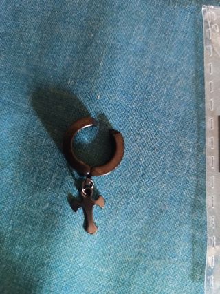 Pendientes aro con cruz sin perforación