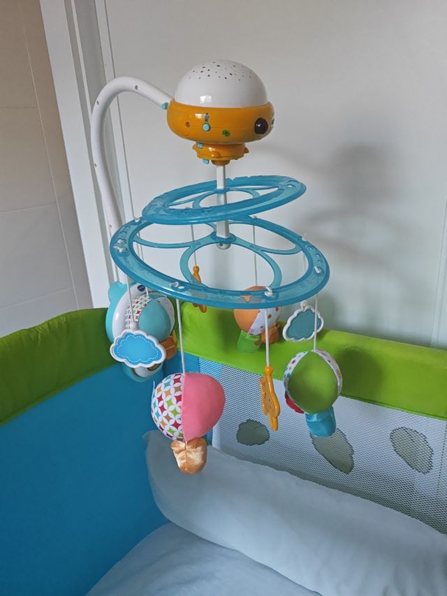 Móvil de cuna para bebé con proyector