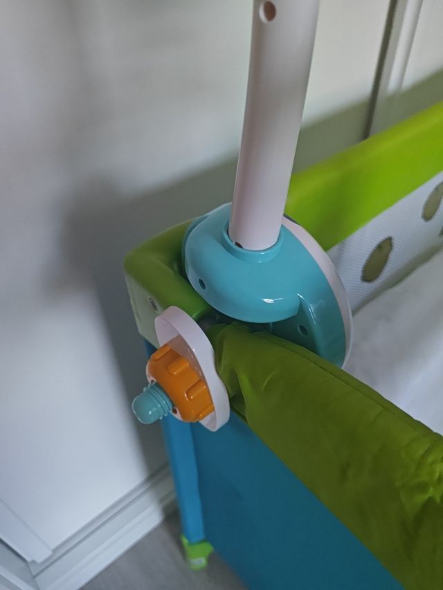 Móvil de cuna para bebé con proyector