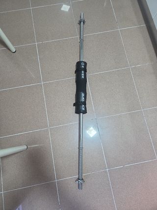 Barra de pesas con agarre