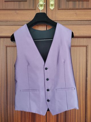 Traje negro con chaleco