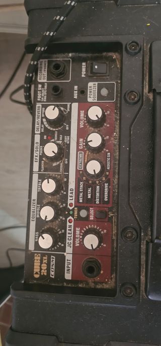 Amplificador Roland Cube 20XL