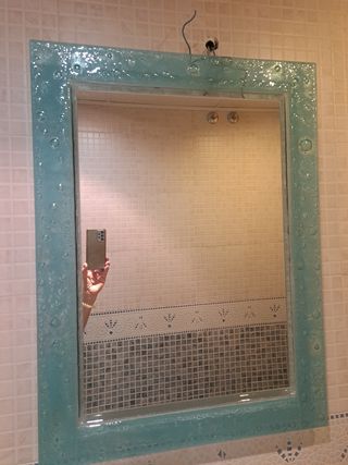 Espejo de baño con marco de cristal