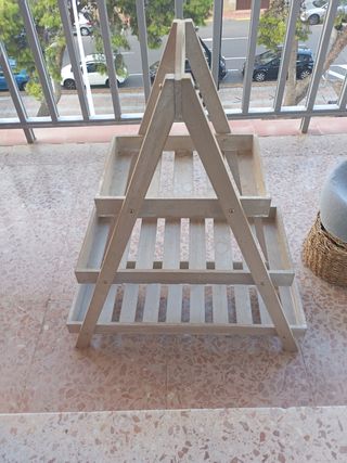 Estantería de bambú, práctico y cómodo