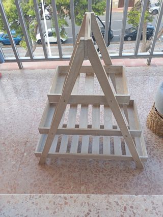 Estantería de bambú, práctico y cómodo