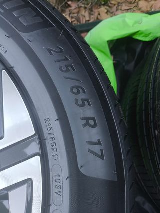 Neumático Michelin Primacy 4 215/65 R17