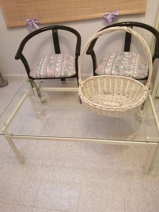 Mesa de centro y 2 sillones