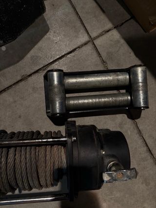 Soporte y Cabrestante para Land Rover Defender