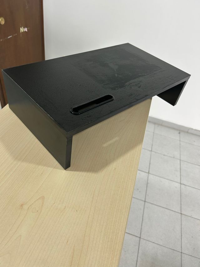 Alzador de Pantalla Negro