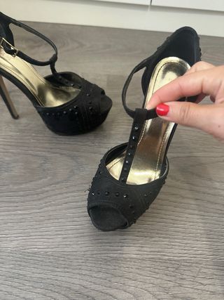 Tacones negros con plataforma