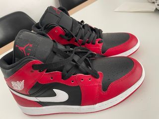 Nike Air Jordan 1 Mid Nuevas