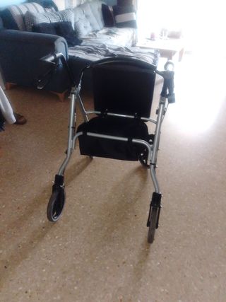 Andador 4 ruedas con asiento