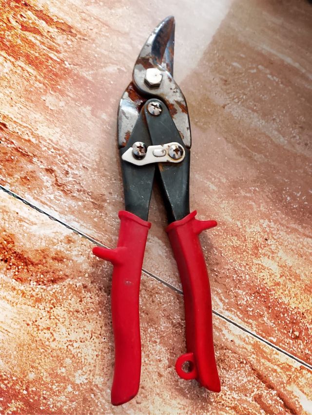 Tijeras de hojalatero