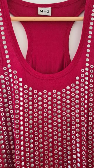 Camiseta sin mangas roja con tachuelas Talla XL