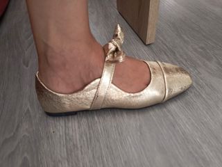 Zapatos manoletinas doradas talla 40
