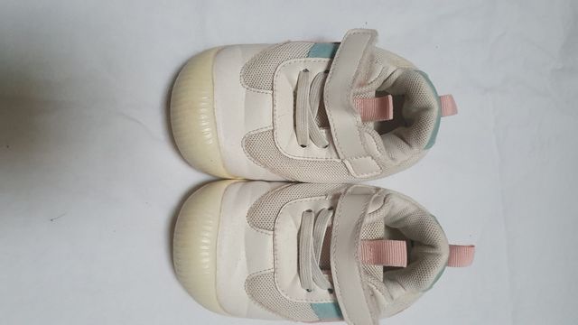 Lote 2 pares Zapatillas respetuosas talla 21 22