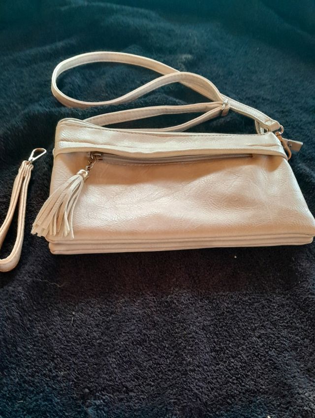 Bolso y Cartera de Mano Beige