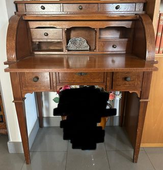 Scrittoio in noce con serratura