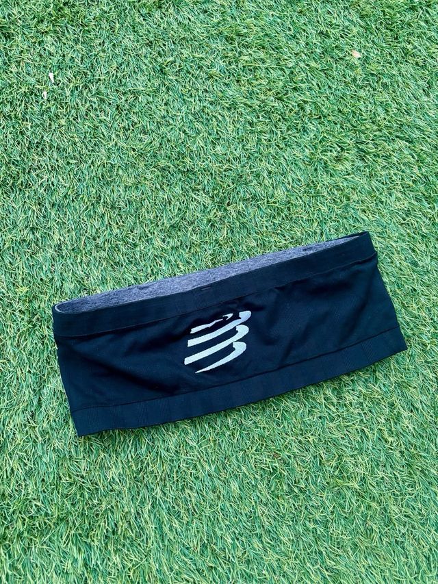 Cinturón running Compressport Free Belt Negro/Gris
