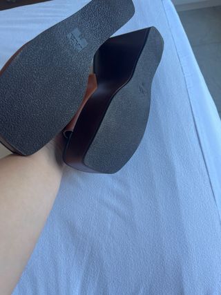 Zuecos plataforma Zara marrones
