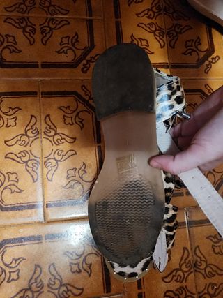 Sandalias leopardo polipiel