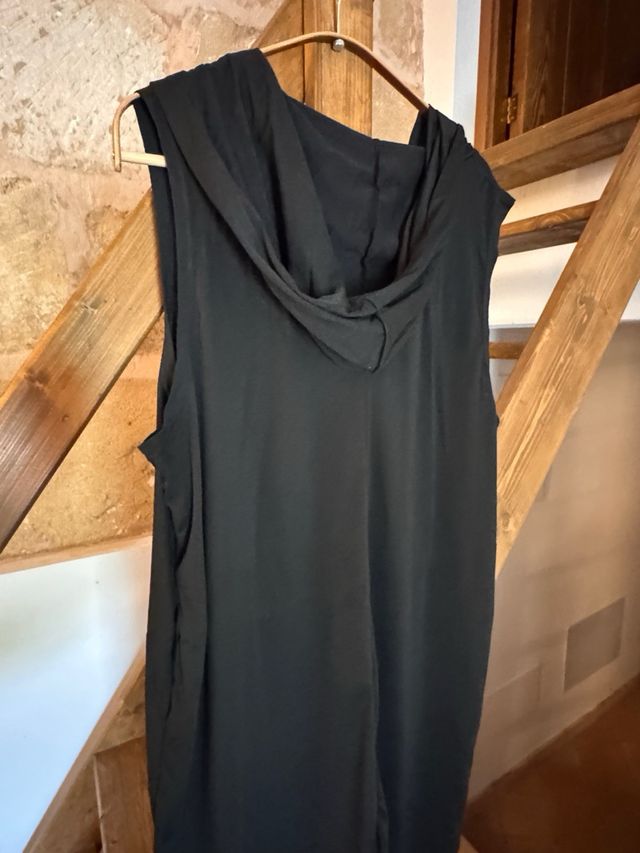 Mono/Jumpsuit negro con capucha