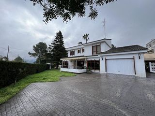 Chalet en venta en Zona Urbanizaciones en Alzira